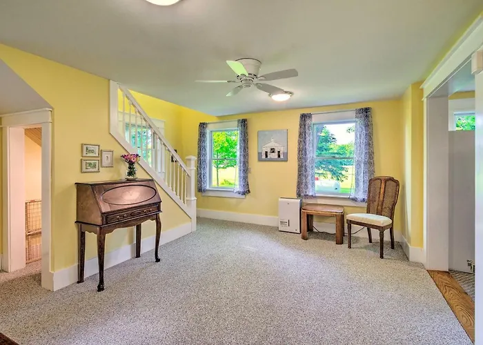 Charming Stanley Home With Yard, 7 Mi To Seneca Lake