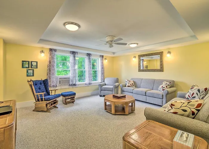 Charming Stanley Home With Yard, 7 Mi To Seneca Lake