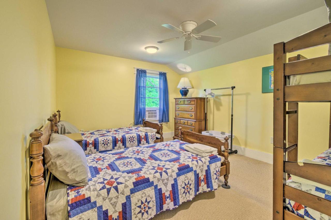 Charming Stanley With Yard, 7 Mi To Seneca Holiday home *