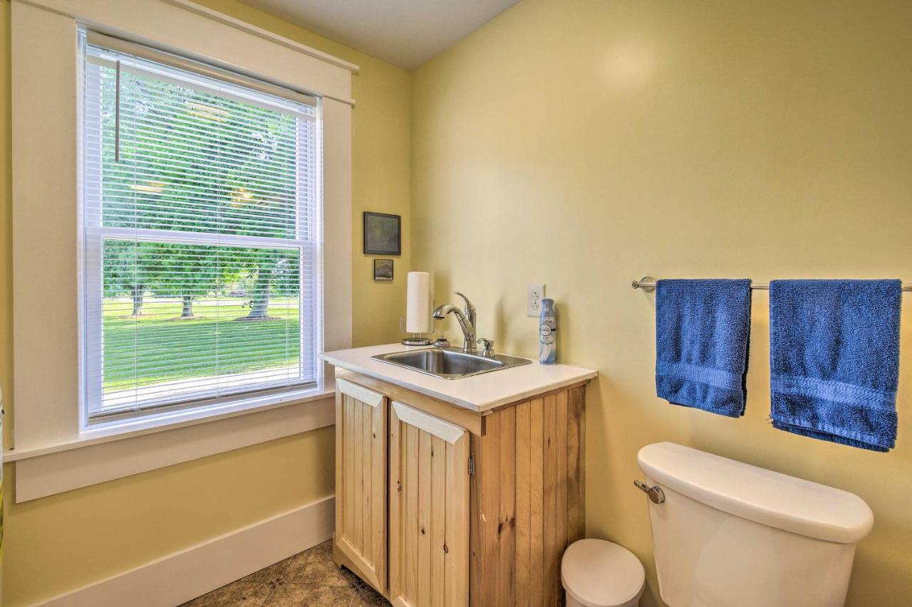Charming Stanley With Yard, 7 Mi To Seneca *